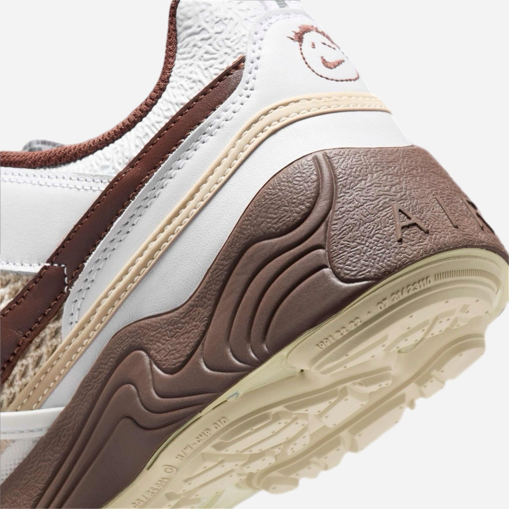 Travis Scott x Nike Zoom Field Jaxx “Light Chocolate”